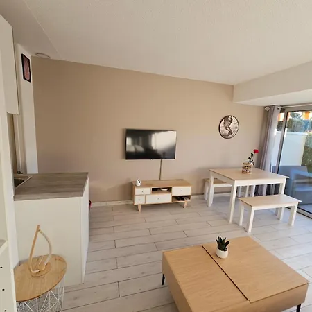 Studio Avec Piscine Appartamento Mandelieu